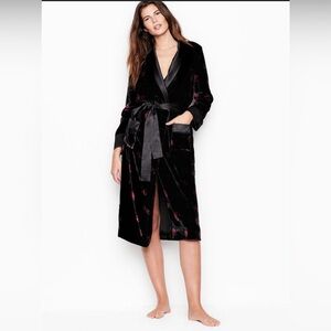 Victoria's Secret Black and Pink Robe